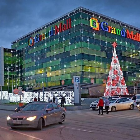 Modern Bright Apartment Close To City Center And Grand Mall Varna Exterior foto