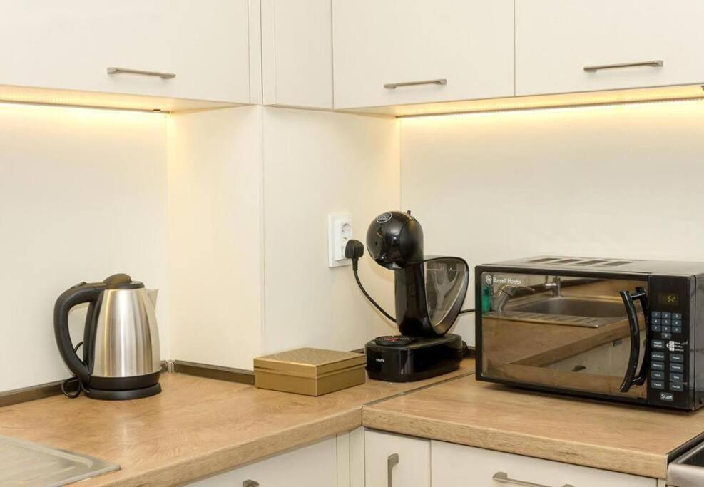 Modern Bright Apartment Close To City Center And Grand Mall Varna Exterior foto