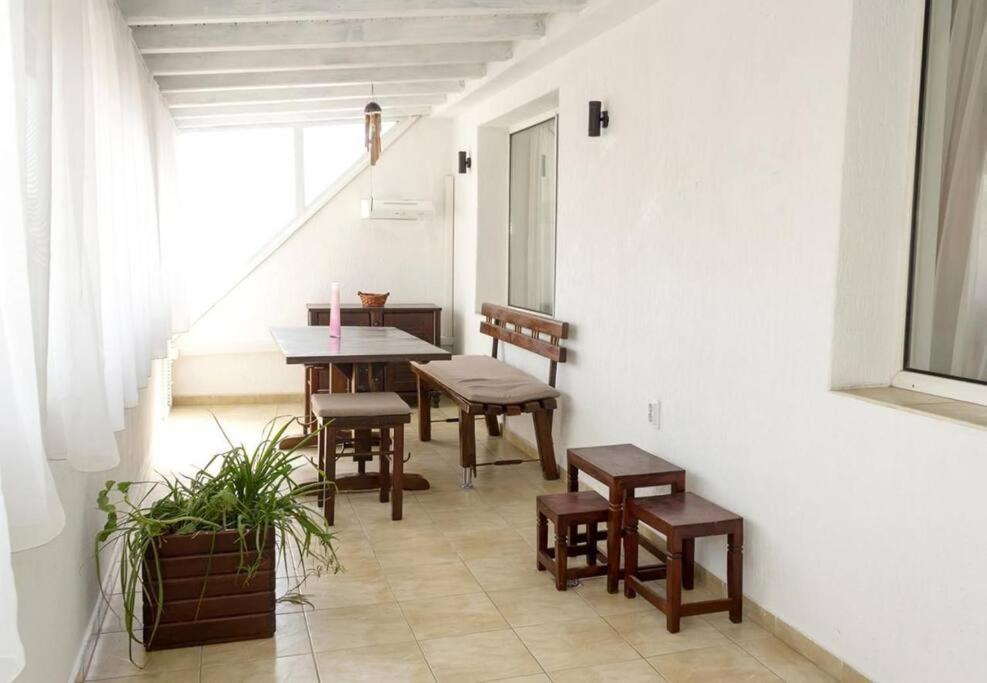 Modern Bright Apartment Close To City Center And Grand Mall Varna Exterior foto