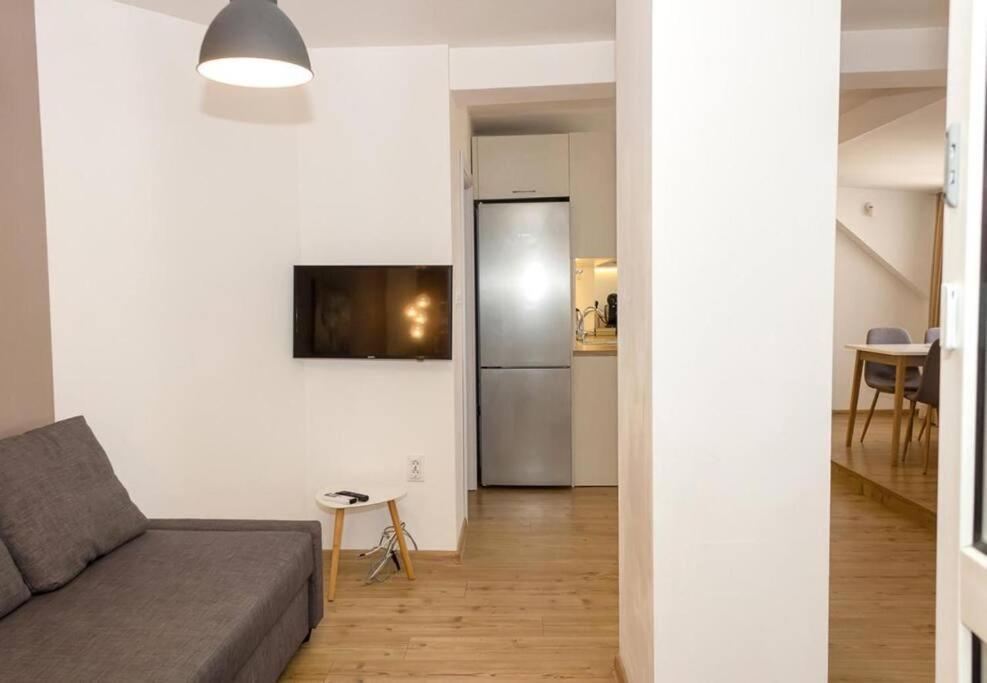 Modern Bright Apartment Close To City Center And Grand Mall Varna Exterior foto