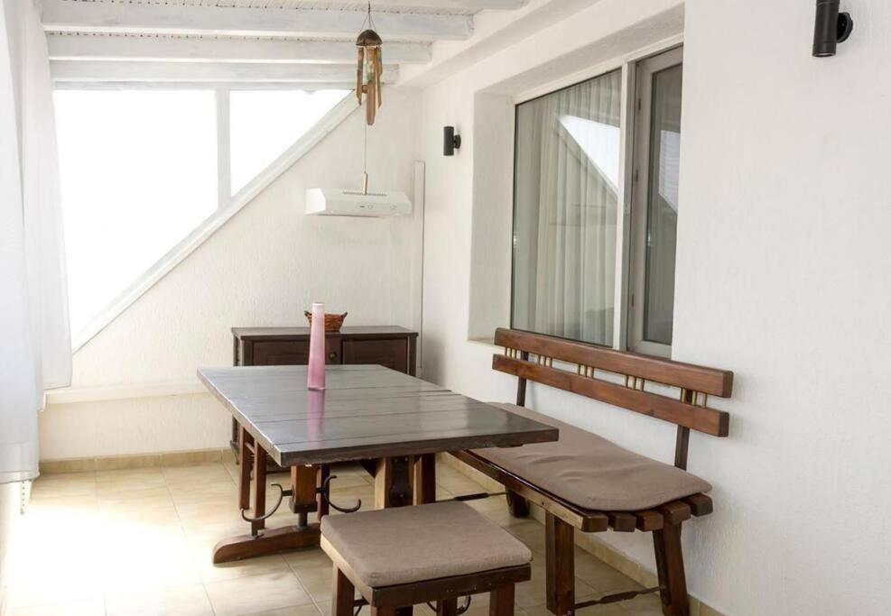 Modern Bright Apartment Close To City Center And Grand Mall Varna Exterior foto